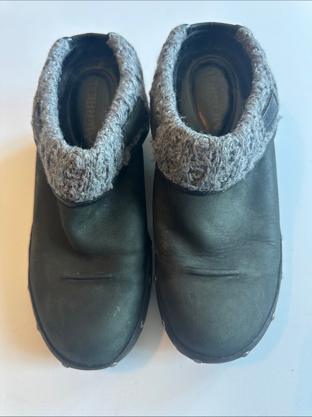 Merrell Black Slip-On Slippers with Gray Knit Collar
